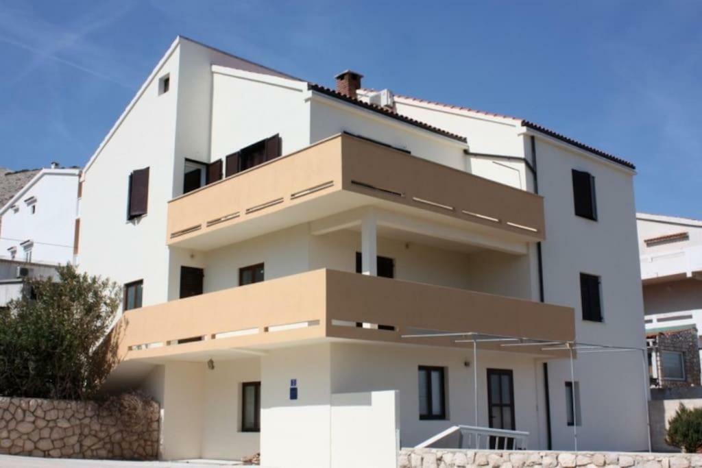Apartments Lucia Pag Town Exteriör bild
